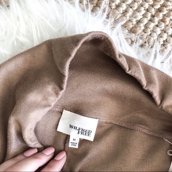 Aritzia WILFRED Daria vegan suede high waisted Camel coloured legging - Picture 5 of 6